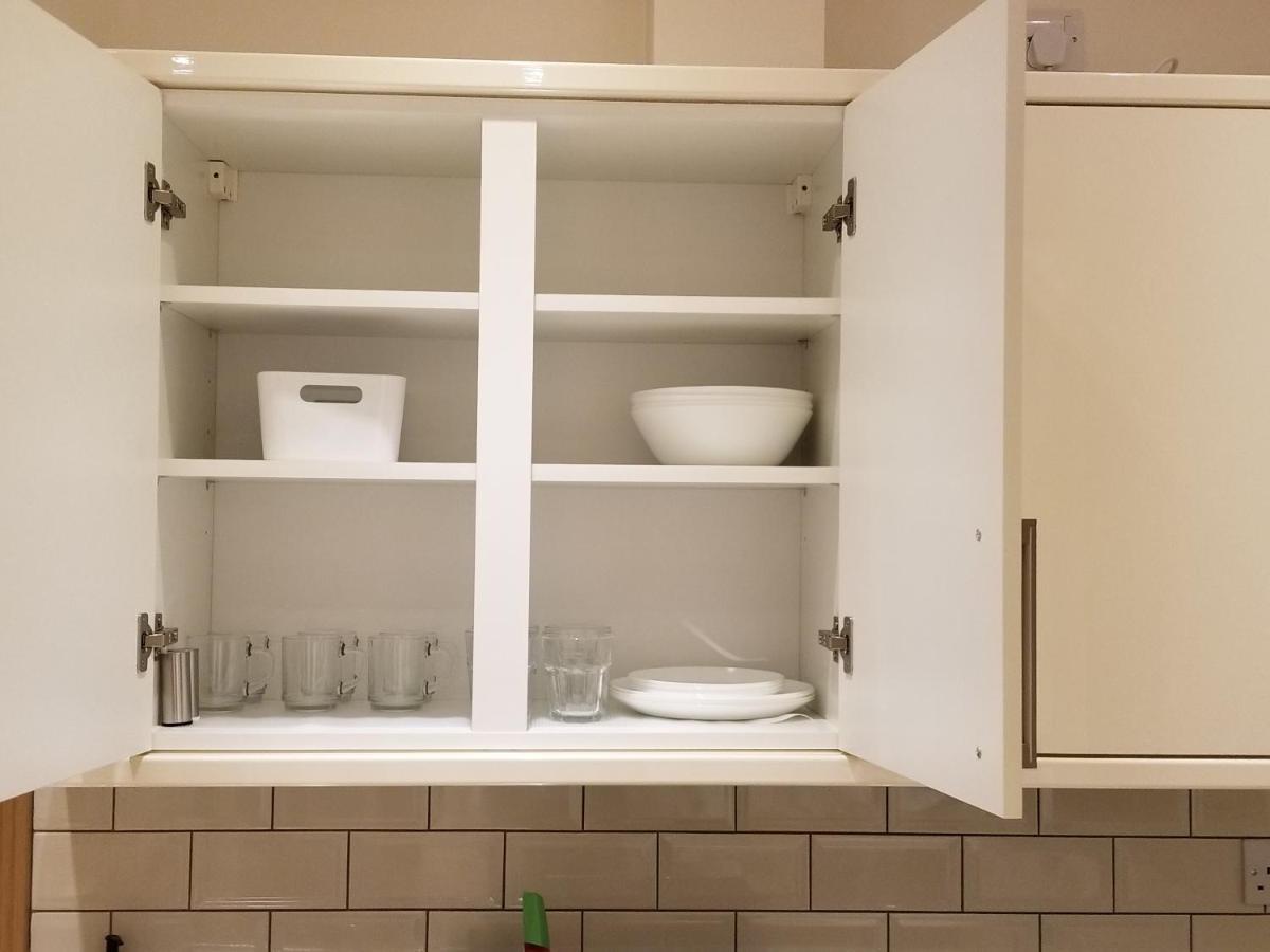 London Luxury Apartment 4 Bedroom Sleeps 12 People With 4 Bathrooms 1 Min Walk From Station Wanstead Extérieur photo