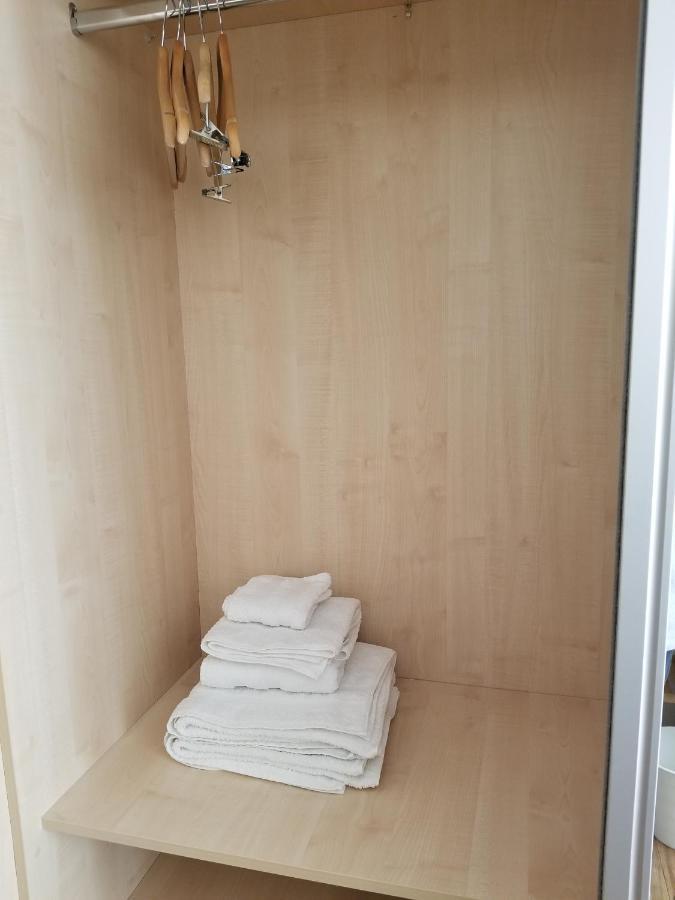 London Luxury Apartment 4 Bedroom Sleeps 12 People With 4 Bathrooms 1 Min Walk From Station Wanstead Extérieur photo