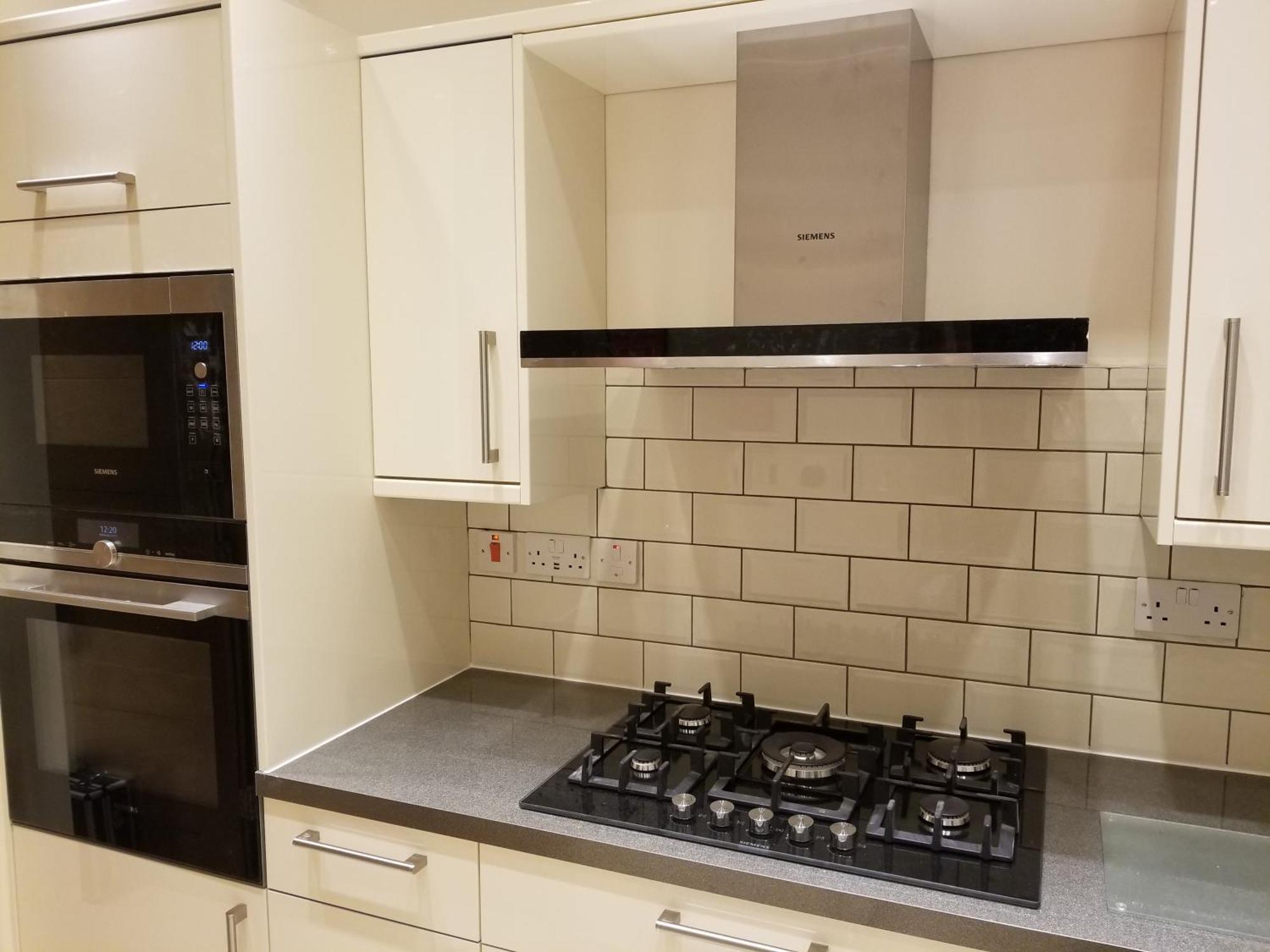 London Luxury Apartment 4 Bedroom Sleeps 12 People With 4 Bathrooms 1 Min Walk From Station Wanstead Extérieur photo